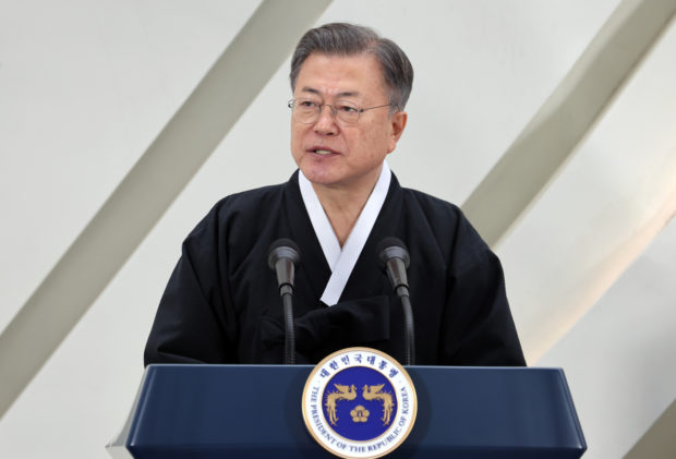 Moon urges Japan to face history