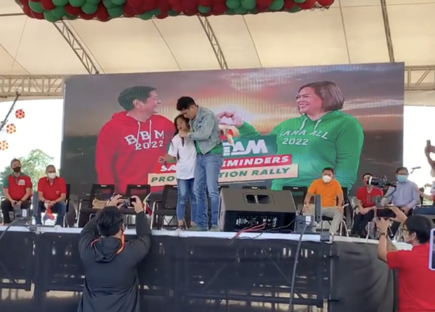 "Leni" shares the stage with Uniteam candidates. Screengrab from Neil Arwin Mercado / Twitter
