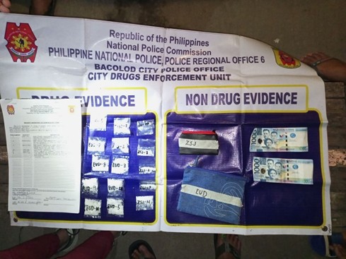 Evidence from drug suspects:.STORY: Meth worth P374,000 seized from suspects in Bacolod