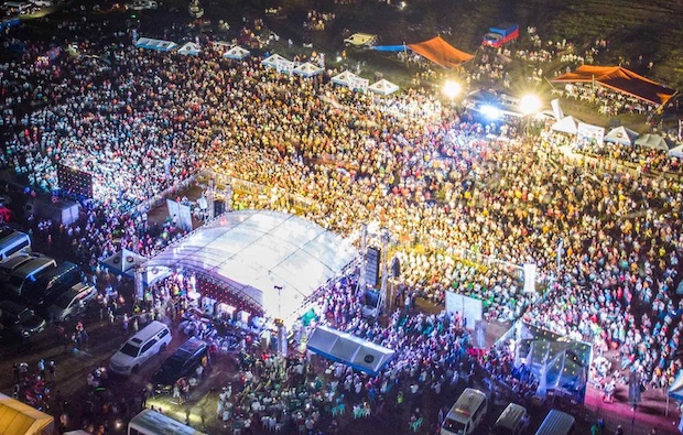 Crowd at grand rally of Sen. Manny Pacquiao in Dumaguete. STORY: Pacquiao takes Dumaguete by storm