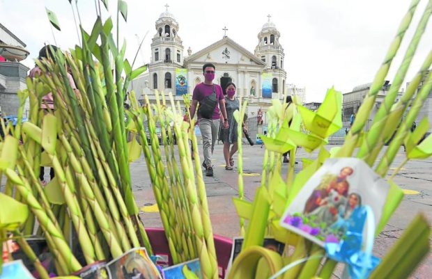 HOSANNA! For Filipino Catholics, this year’s Holy Week may be unique in certain ways. There’s a collective sigh of relief over the lifted pandemic restrictions, but also a mix of hope and anxiety over the coming May elections. But then such earthly affairs may ultimately count little for those who today, Palm Sunday, are welcoming Christ into their personal Jerusalems. —MARIANNE BERMUDEZ