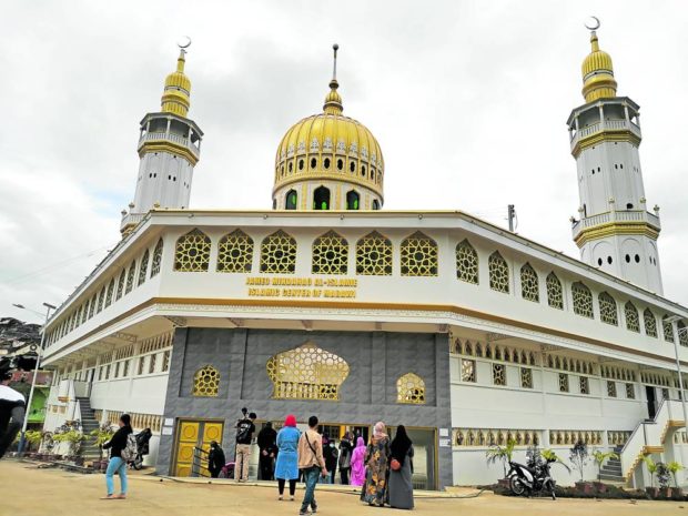 FIGHTING COVID Bangsamoro officials are eyeing areas near mosques as vaccination sites to ramp up vaccine coverage in the Bangsamoro Autonomous Region in Muslim Mindanao. —Divina M. Suson