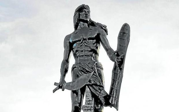 LANDMARK The iconic 20-meter bronze statue of Cebu chieftain Lapulapu at Liberty Shrine in Barangay Mactan, Lapu-Lapu City. —CONTRIBUTED PHOTO