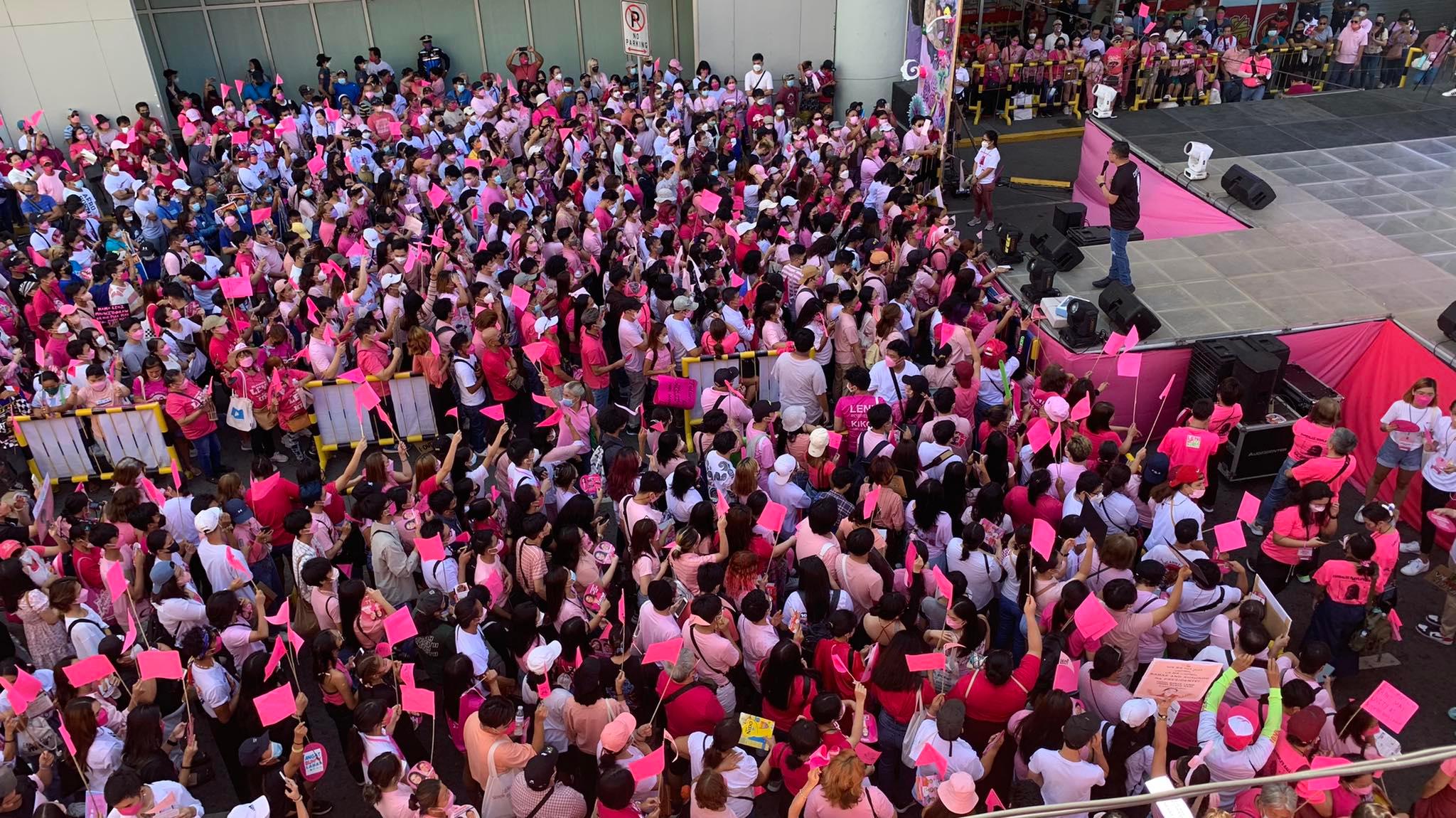 Olongapo City stages 'pink Mardi Gras' in support of VP Leni