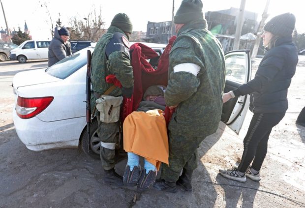 Ukraine says people can still only flee Mariupol by car or on foot