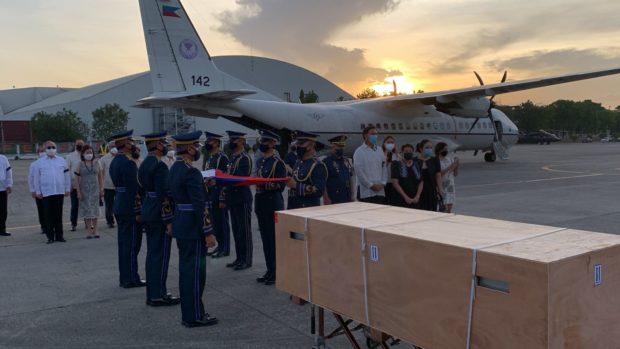 Remains of PH envoy to China arrive in PH