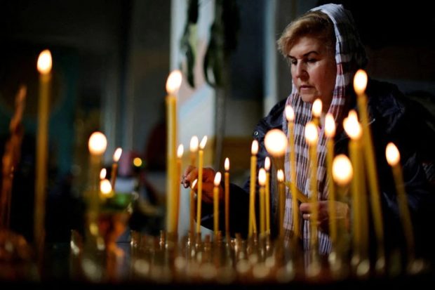 Convulsed by war, tearful Ukrainians mark Orthodox Easter