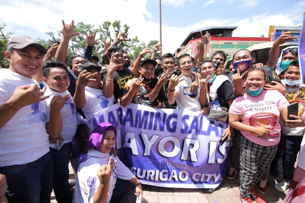 Isko Moreno in Surigao City supporters