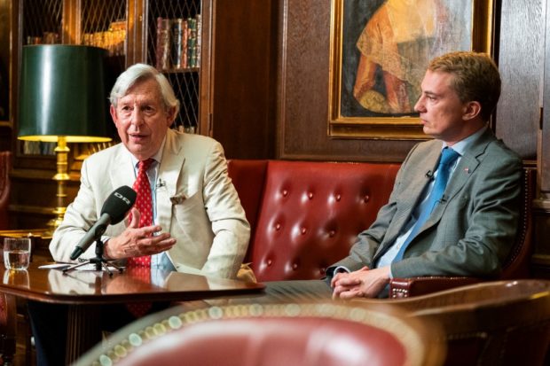 Danish People's Party Chairman Morten Messerschmidt (R) and British politician and former brigadier Geoffrey Van Orden address a press conference at The Library Bar in Copenhagen, on May 30, 2022. (Photo by Martin Sylvest / Ritzau Scanpix / AFP) / Denmark OUT