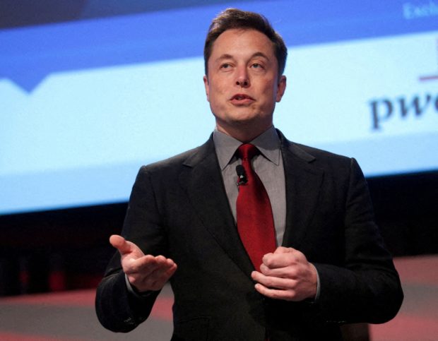 FILE PHOTO: Elon Musk talks at the Automotive World News Congress at the Renaissance Center in Detroit, Michigan, January 13, 2015.   REUTERS/Rebecca Cook//File Photo