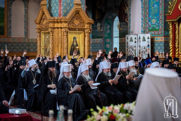 Branch of Ukraine's Orthodox Church breaks ties with Russian church over the invasion, in Kyiv. STORY: Moscow-led Ukrainian Orthodox Church breaks ties with Russia