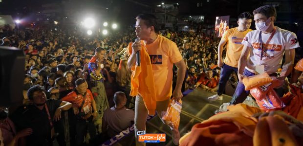 Willie Revillame “kuya Will” entertains the large crowd