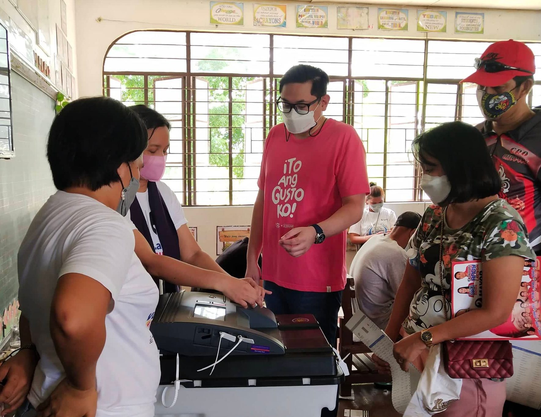 It took only 10 minutes for former senator Bam Aquino to cast his vote after waiting for two hours on Monday in line in Concepcion town, Tarlac province