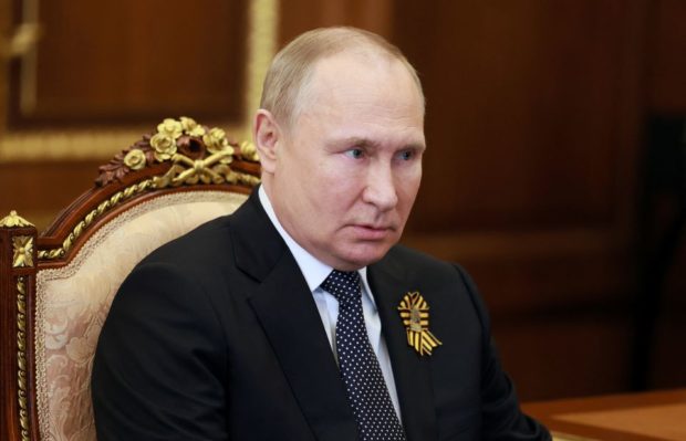 Putin tells Finland that swapping neutrality for Nato is a mistake
