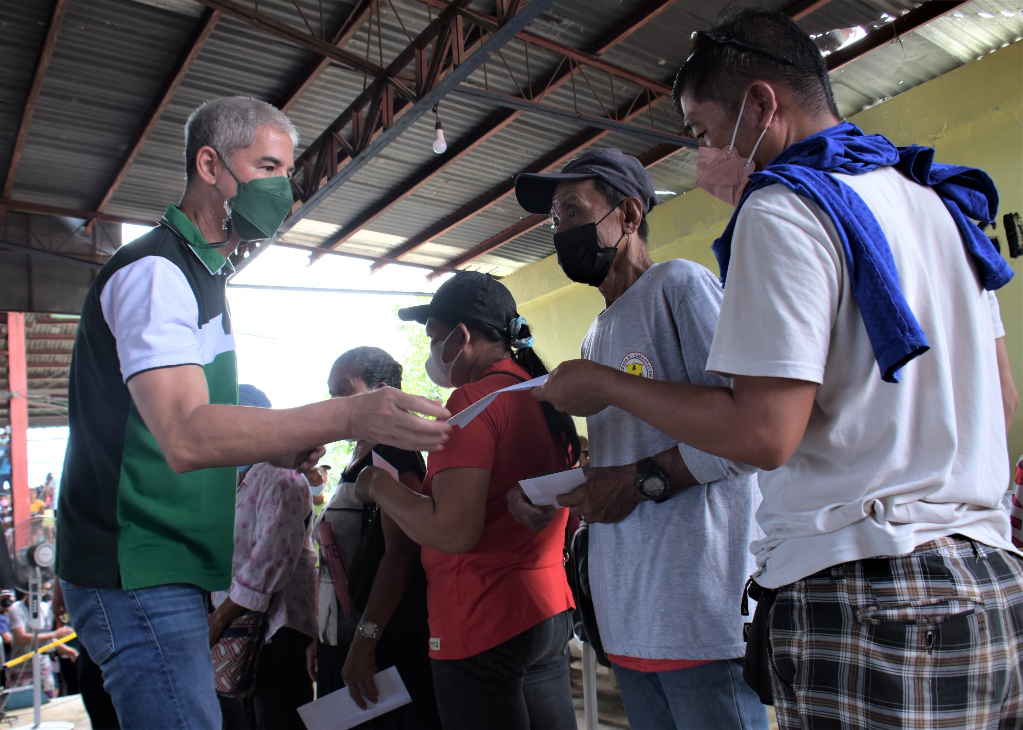 7,234 Typhoon 'Odette' survivors in Kabankalan City get aid 