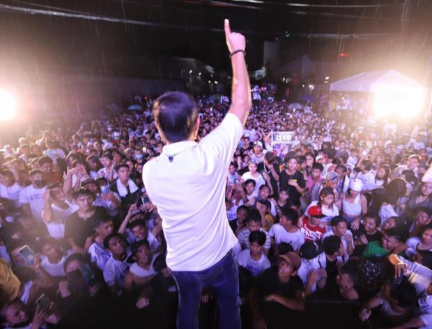 Thousands of Cebuanos Show Love For Mayor Isko Despite Heavy Rains