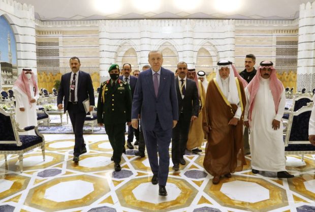 Erdogan visits Saudi to mend ties, putting Khashoggi row behind