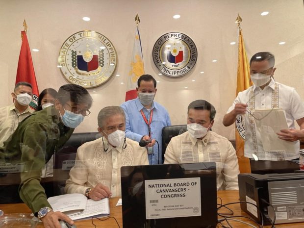 Senate President Vicente Sotto III and House Speaker Lord Allan Velasco during a press briefing on Monday, May 9, 2022
