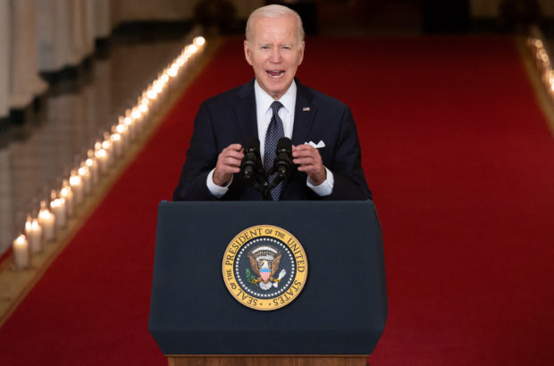 Biden urges 'ban' on private assault weapons
