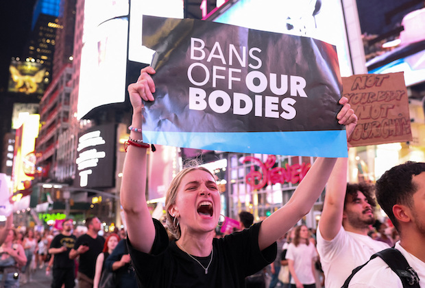 People protest the Supreme Court decision to overturn Roe v Wade in New York