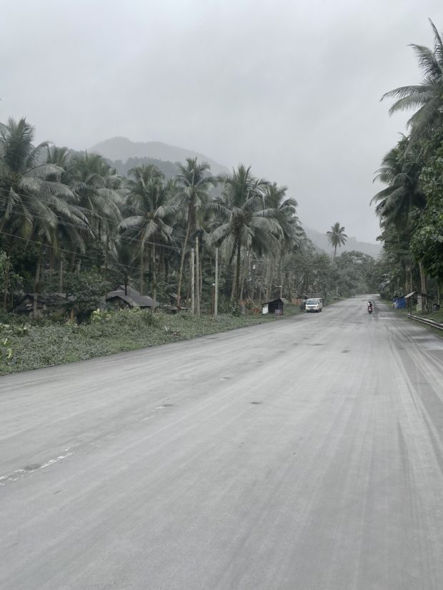 A thick layer of ash caused by the phreatic eruption of Bulusan Volcano blanketed the villages of Bacolod and Buraburan in Juban town in Sorsogon on Sunday