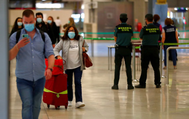 Long lines at Madrid airport prompt hiring spree to deal with tourist surge