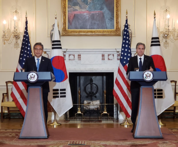 South Korean Foreign Minister Park Jin (left) and his US counterpart, Antony Blinken,