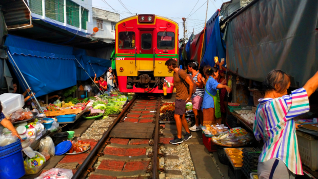 Thai railway market