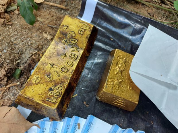 The fake gold bars that the suspects tried to sell to police operatives. STORY: Cops nab 4 for selling allegedly fake gold bars