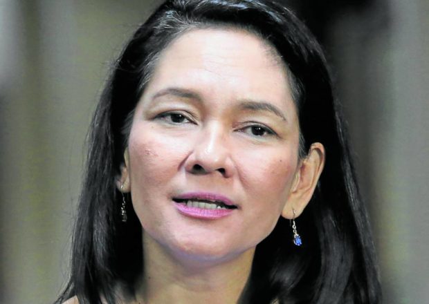 Hontiveros turns over to PNP evidence of threats on Percy Lapid's family