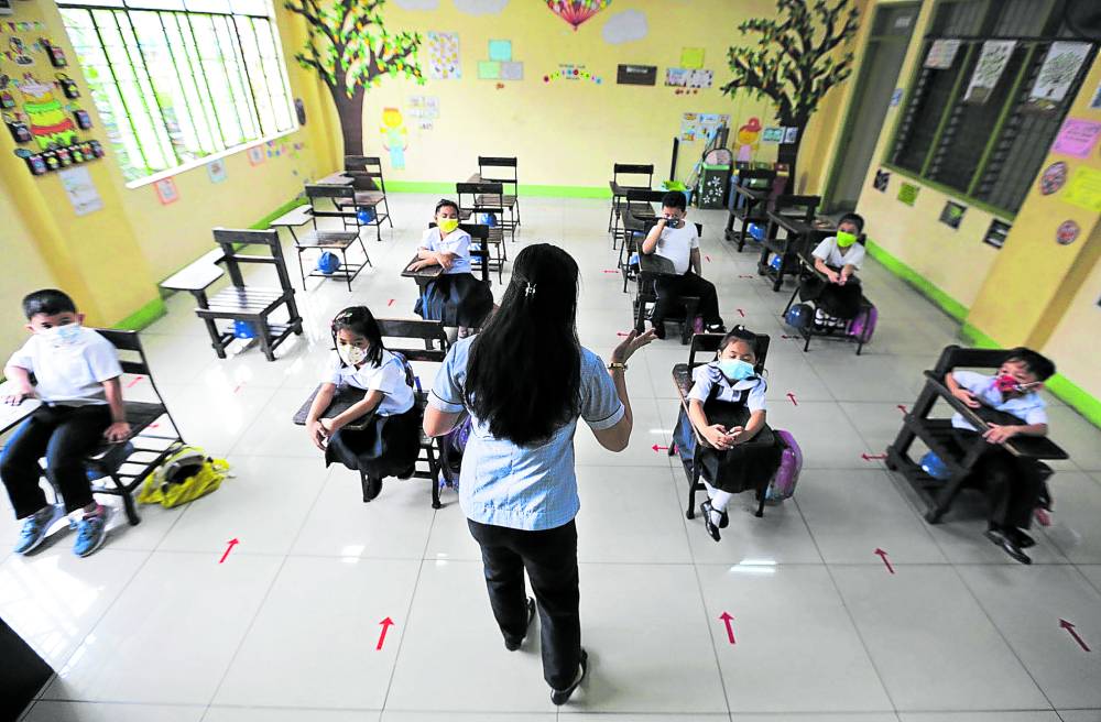 DepEd eyes hybrid system as permanent system of instruction
