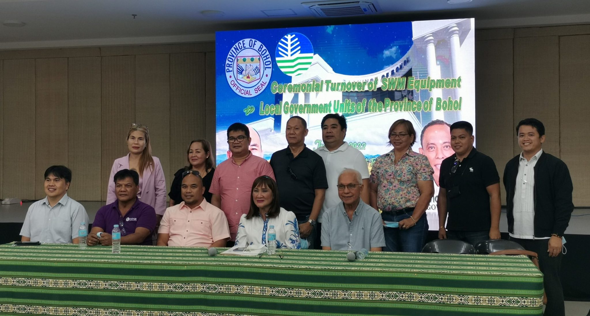 DENR turns over shredder-composter to 26 Bohol municipalities ...