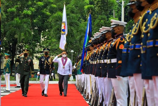 Defense Senior Undersecretary Jose Faustino, Jr. was accorded arrival honors at the Department of National Defense in Camp Aguinaldo, Quezon City on Wednesday. 