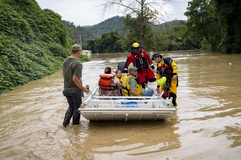 Eight dead in 'devastating' Kentucky flooding | Inquirer News