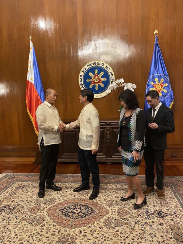 President Ferdinand R. Marcos, Jr. led the oath of former Defense Secretary Delfin  Lorenzana on Thursday. Lorenzana was appointed as the Chairperson of the Board of Directors of the Bases Conversion and Development Authority (BCDA). Also in the photo are Mrs. Edith Lorenzana and son Erick Lorenzana.