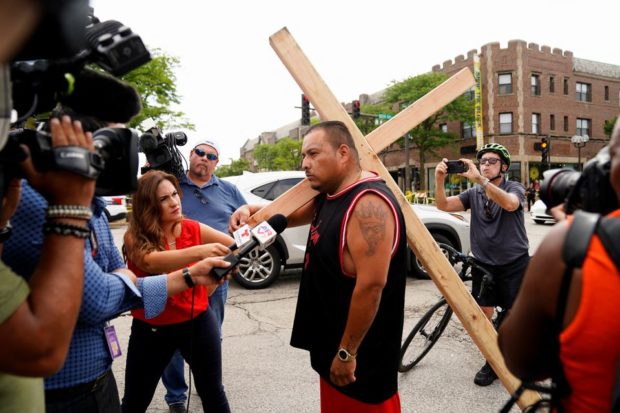 In Chicago suburb, ‘guardian angels’ sheltered strangers under attack