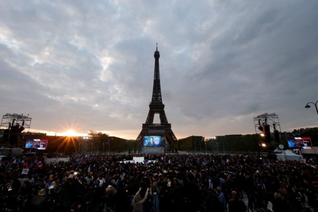 Rusting Eiffel Tower in need of full repairs, reports say