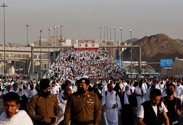 Muslim pilgrims ‘stone the devil’ as haj nears end