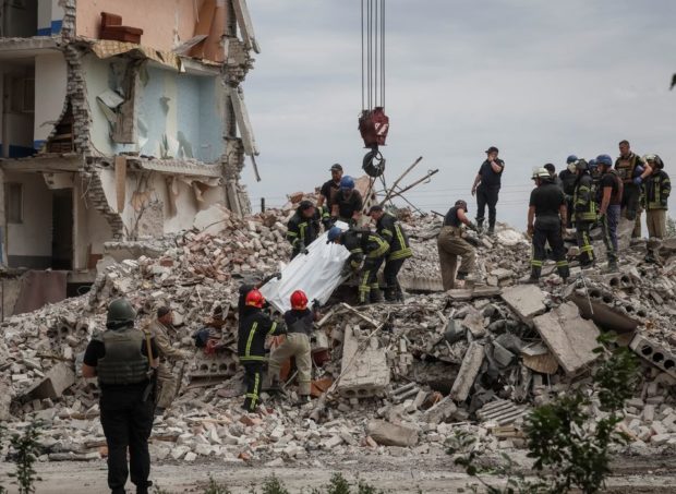 Ukraine hit by widespread shelling, apartment toll rises to 18