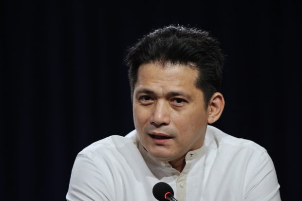 Senator Robin Padilla says he wants equal use of expresses dismay over Filipinos’ preference for the English language even in government documents