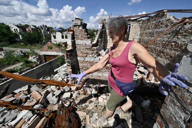 Broken homes: Ukrainians in east begin daunting rebuild