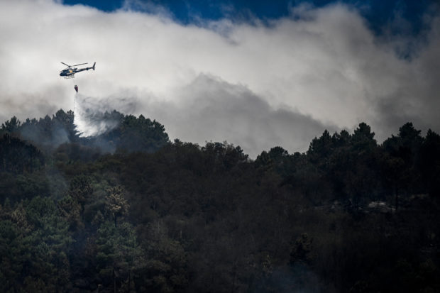 Portugal espera que una temperatura más fría controle los incendios forestales