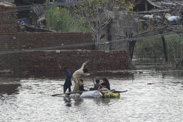 Pakistan monsoon flooding death toll tops 1,000