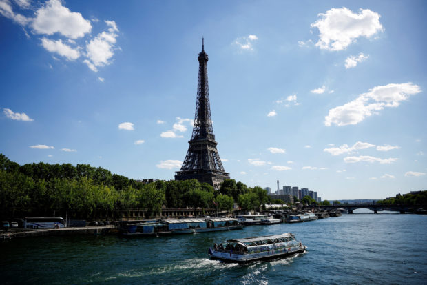 Paris ranks poorly among global cities for its green cover with data from the World Cities Culture Forum saying only 10% of Paris is made up of green space