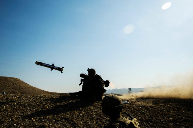 FILE PHOTO: A U.S. soldier from Dragon Troop of the 3rd Cavalry Regiment fires a Javelin missile system during training exercise near operating base Gamberi in the Laghman province of Afghanistan January 1, 2015. REUTERS/Lucas Jackson/File Photo