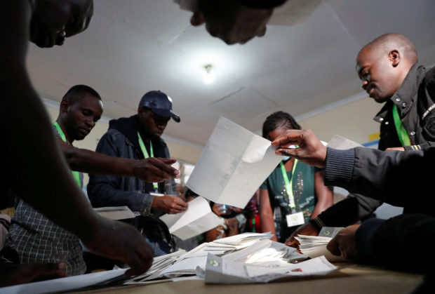 Early signs show tight Kenyan presidential election