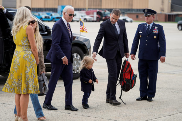 Biden arrives in South Carolina for beach vacation