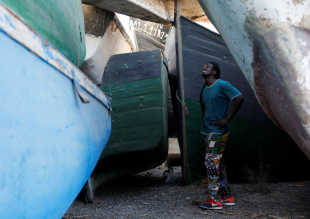 ‘No one can stop them’: African migrants aim for Spain’s Canary Islands