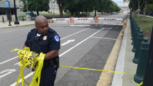 Man dies after crashing car, firing gunshots near US Capitol