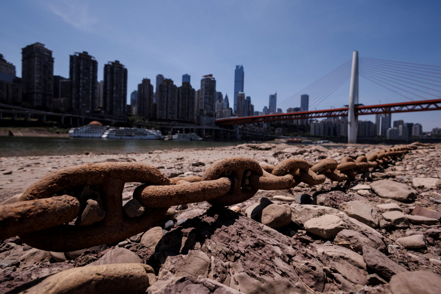 Yangtze Tributary Runs Dry As China Faces Another Month Of Drought ...